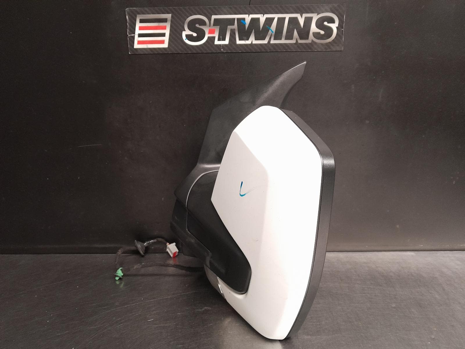 Used auto part listing image: 2021 FORD TRANSIT CUSTOM LEFT DOOR MIRROR VN, COLOUR CODED, POWER FOLD, W/ BLIND SPOT TYPE, 05/19- 0000253863