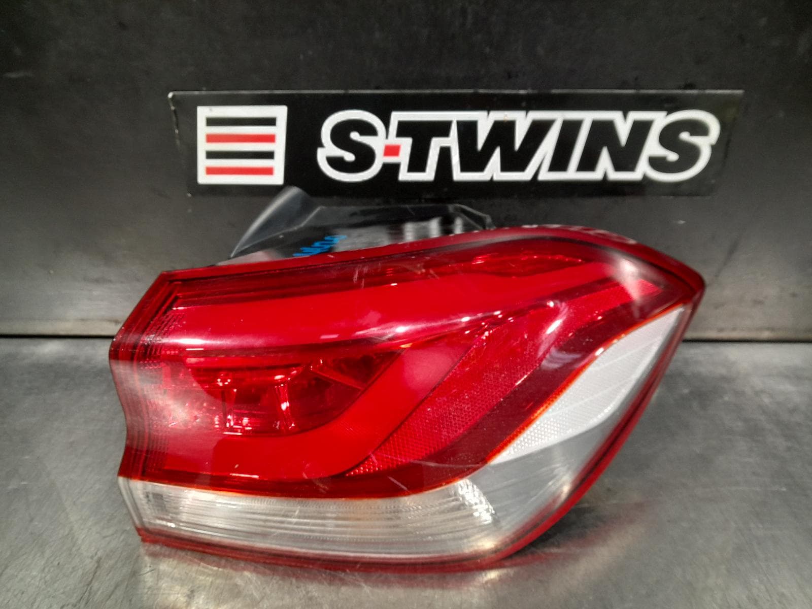 Used auto part listing image: 2017 HYUNDAI I30 RIGHT TAILLIGHT IN BODY, PD, HATCH (S.KOREA VIN KMHH), STANDARD, LED TYPE, 03/17- 0000286123