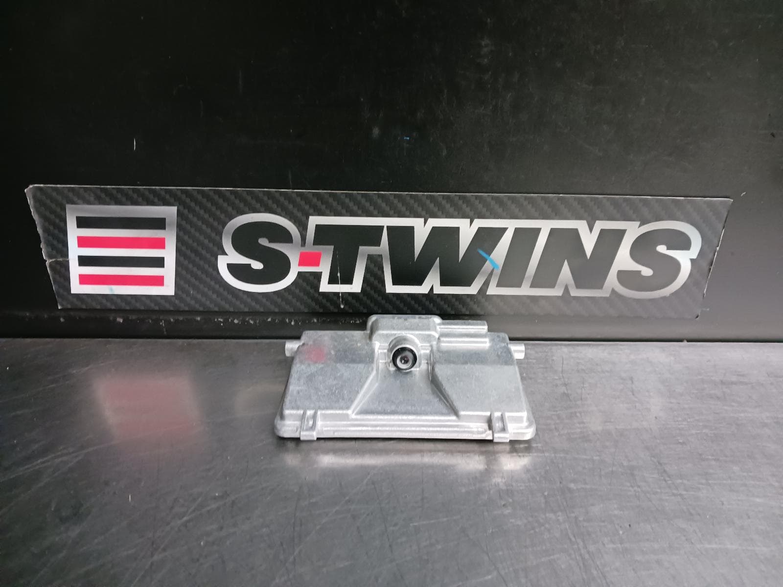 Used auto part listing image: 2017 VOLKSWAGEN TIGUAN REVERSE CAMERA FRONT CAMERA (WINDSCREEN MOUNTED), 5NA, 06/16-02/24 0000248998