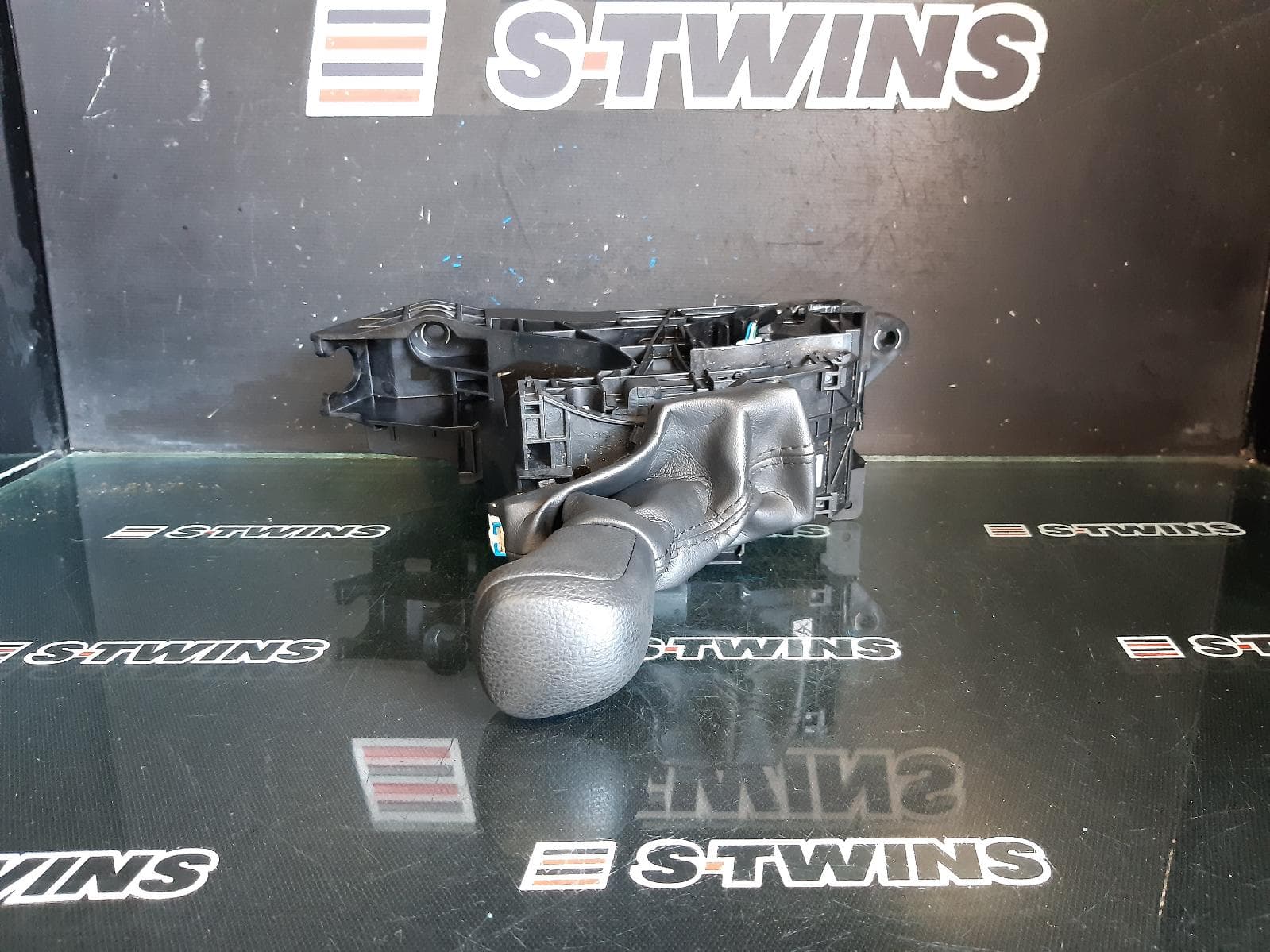 Used auto part listing image: 2021 TOYOTA CAMRY GEAR STICK SHIFTER XV70, 09/17-05/24 0000311515