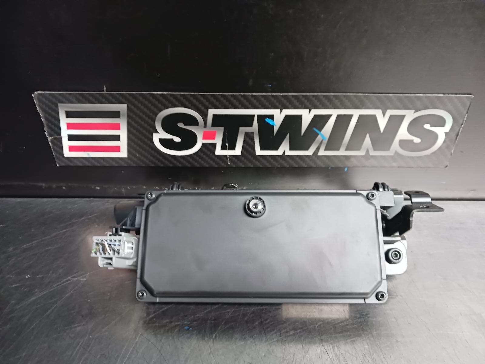 Used auto part listing image: 2020 VOLVO XC60 REVERSE CAMERA GEN 2, FRONT CAMERA (WINDSCREEN MOUNTED), 04/17- 0000249153