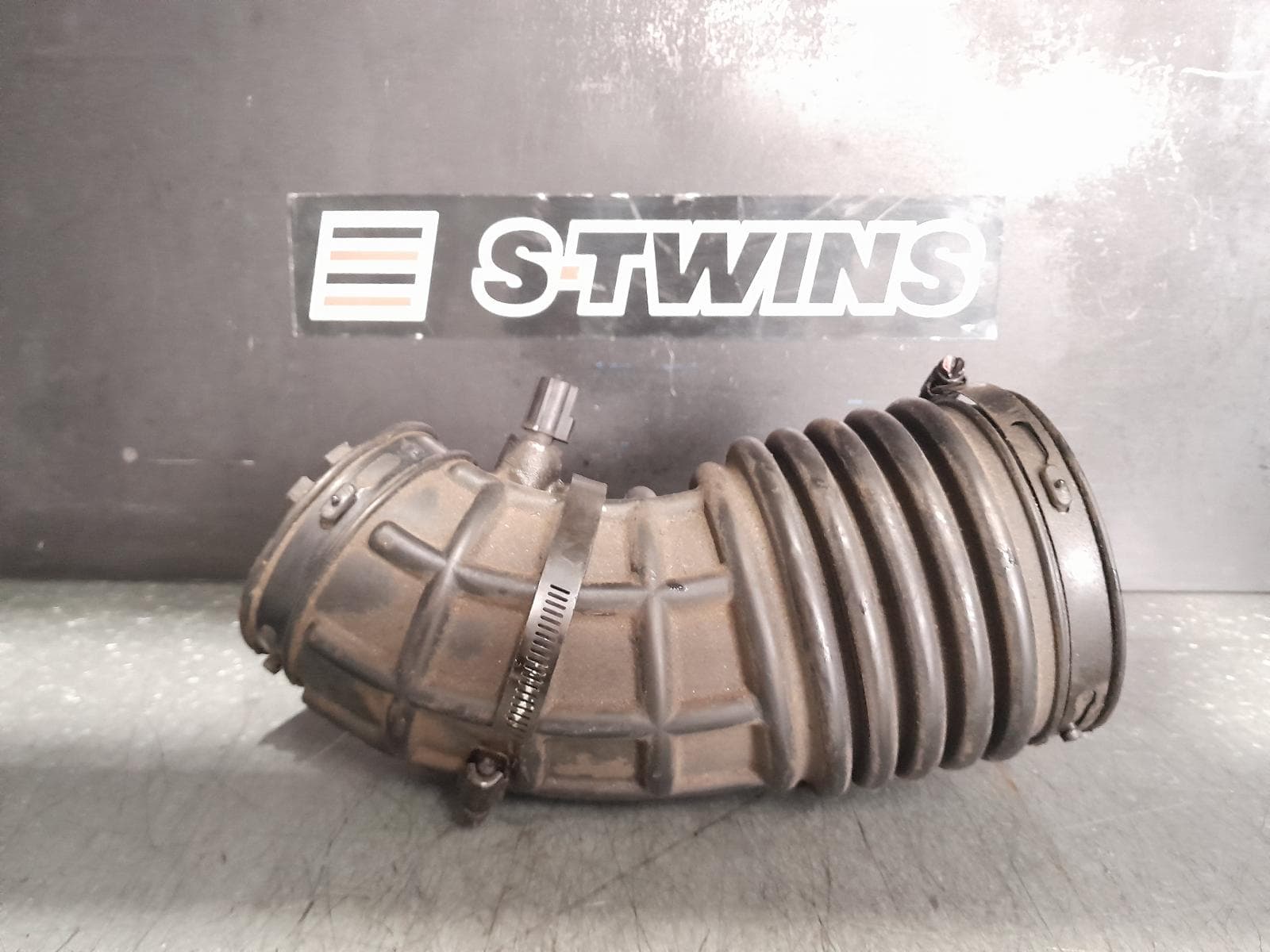 Used auto part listing image: 2014 JEEP GRANDCHEROKEE AIR CLEANER DUCT HOS WK, 10/10-02/22 0000344098