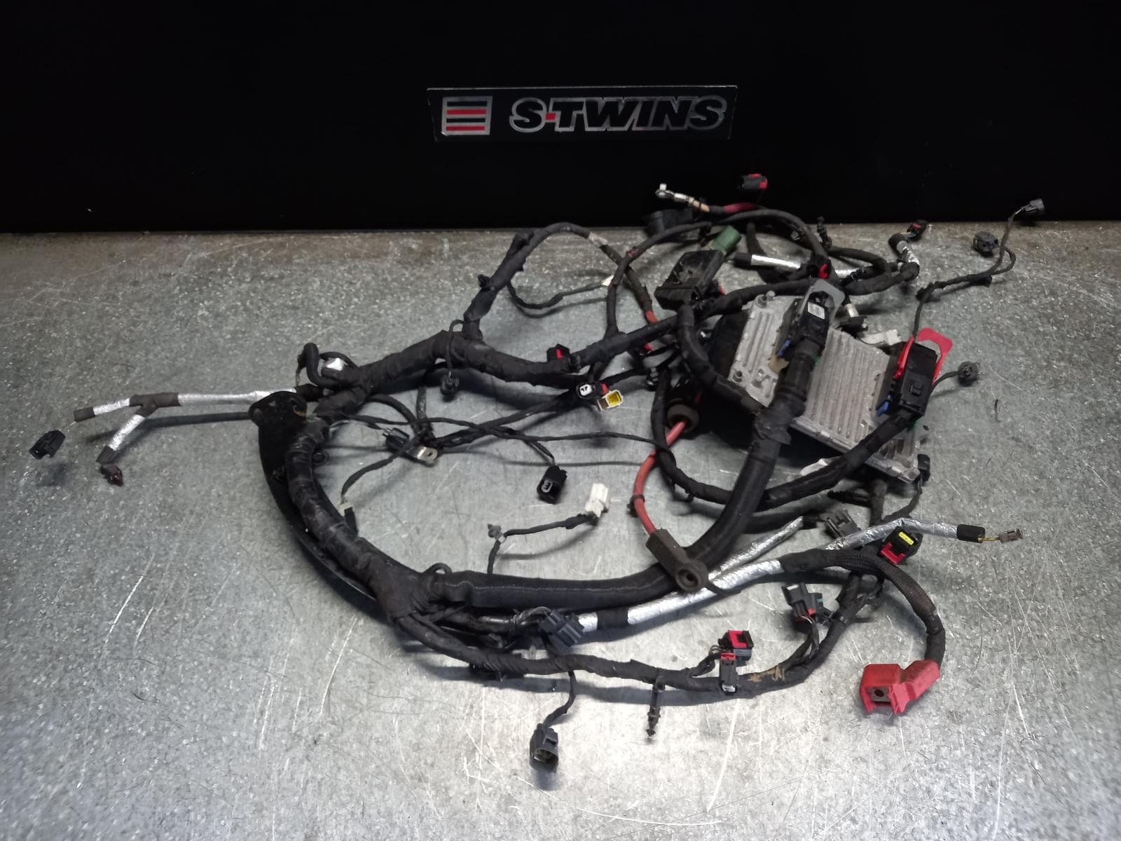 Used auto part listing image: 2015 CHRYSLER 300C WIRE HARNESS LX2, 12/11-12/21 0000143630