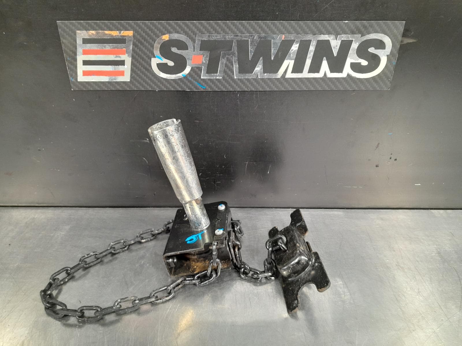 Used auto part listing image: 2017 MITSUBISHI TRITON SPARE WHEEL WINCH MQ-MR, 03/15-10/23 0000193748