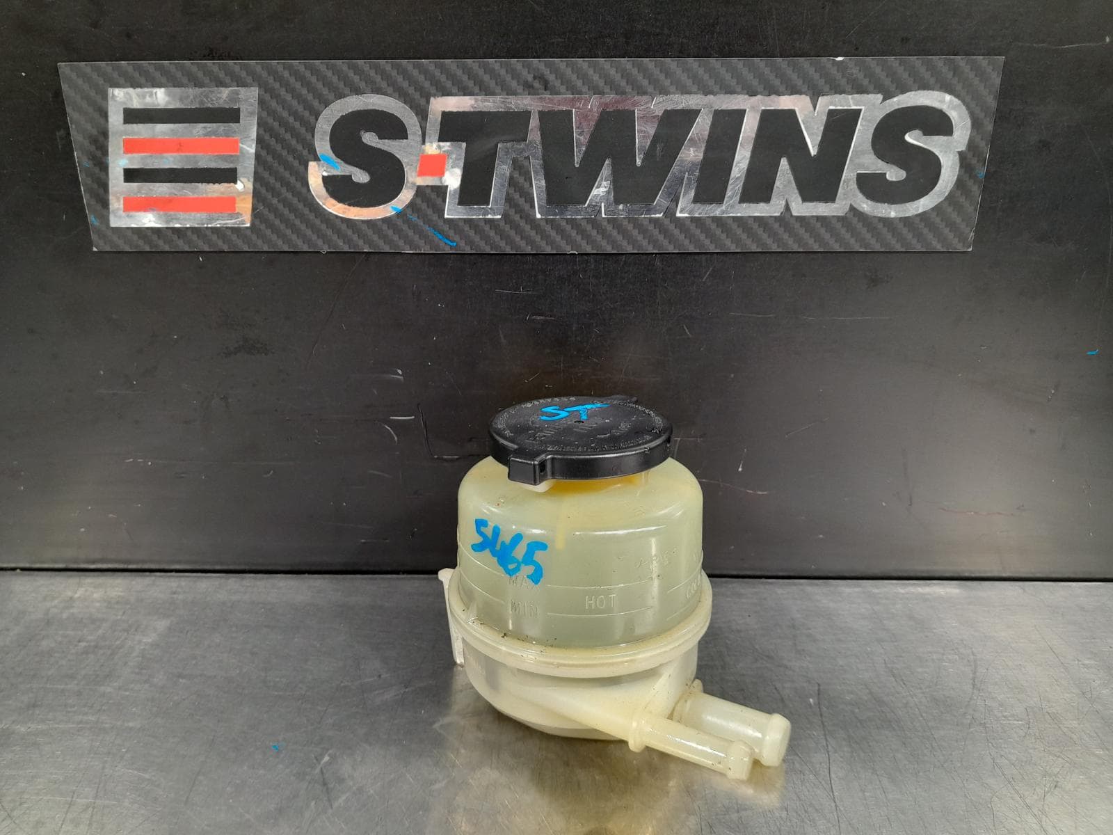 Used auto part listing image: 2010 TOYOTA AURION P S RESERVOIR GSV40R 10/06-03/12 0000194595