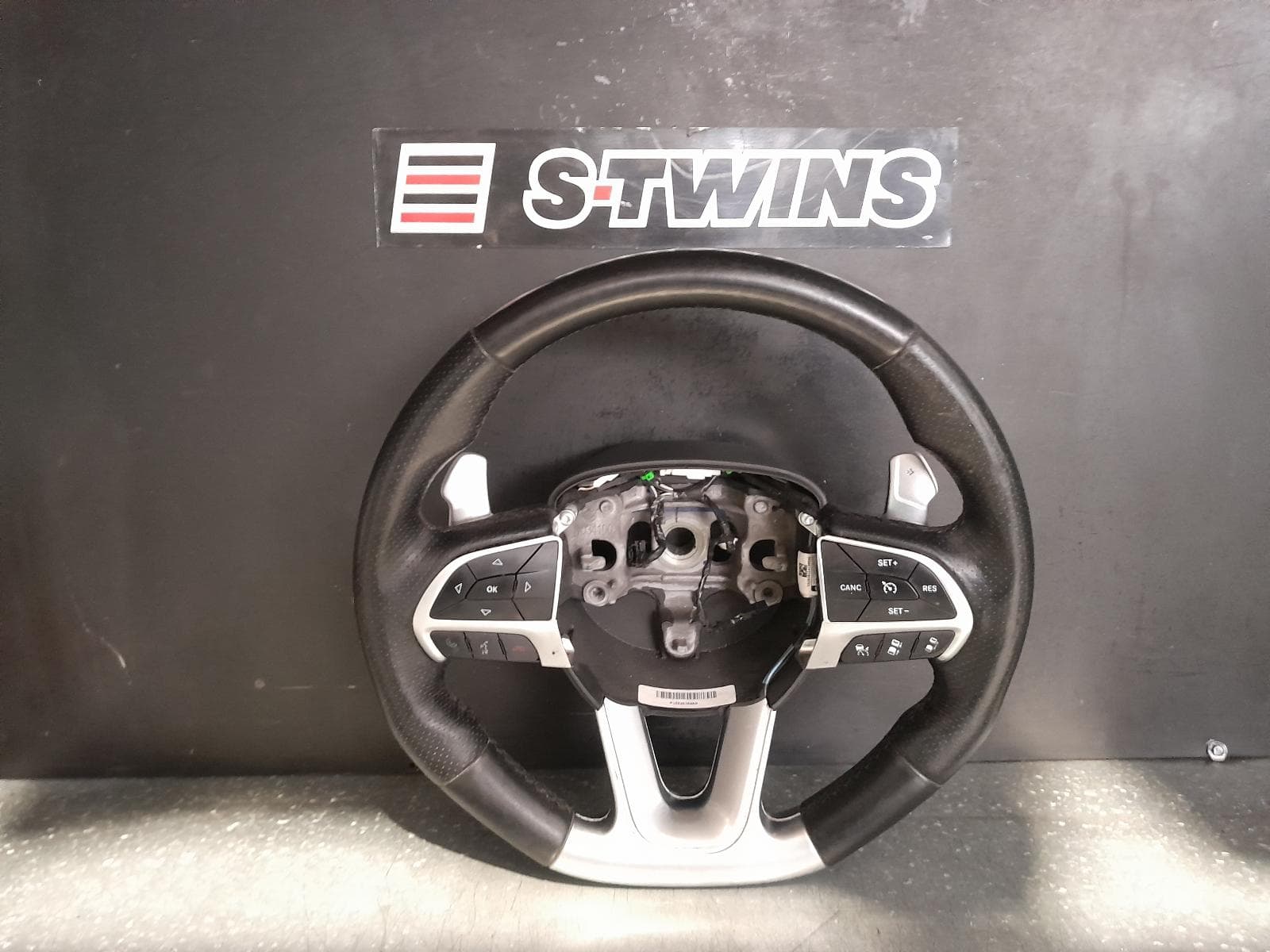 Used auto part listing image: 2014 JEEP GRANDCHEROKEE STEERING WHEEL SRT TYPE, WK, 04/13-02/22 0000344009