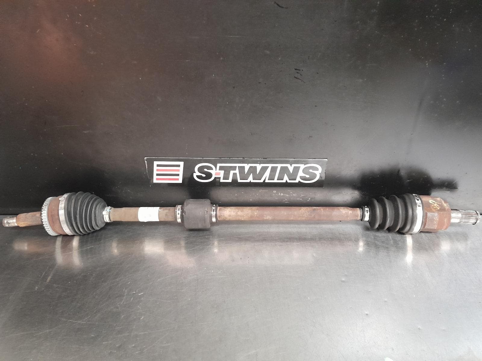 Used auto part listing image: 2014 HYUNDAI I30 RIGHT DRIVESHAFT AUTO T/M, PETROL, 1.8, 5DR HATCH, GD, 03/12-02/17 0000287088