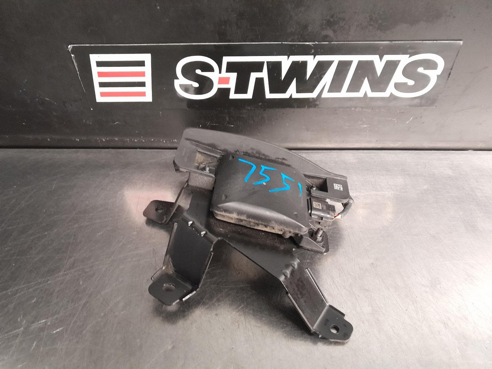 Used auto part listing image: 2023 HYUNDAI I30 REVERSE CAMERA BLIND SPOT MONITOR SENSOR (LH REAR BEHIND BUMPER), PD, 03/17- 0000287341