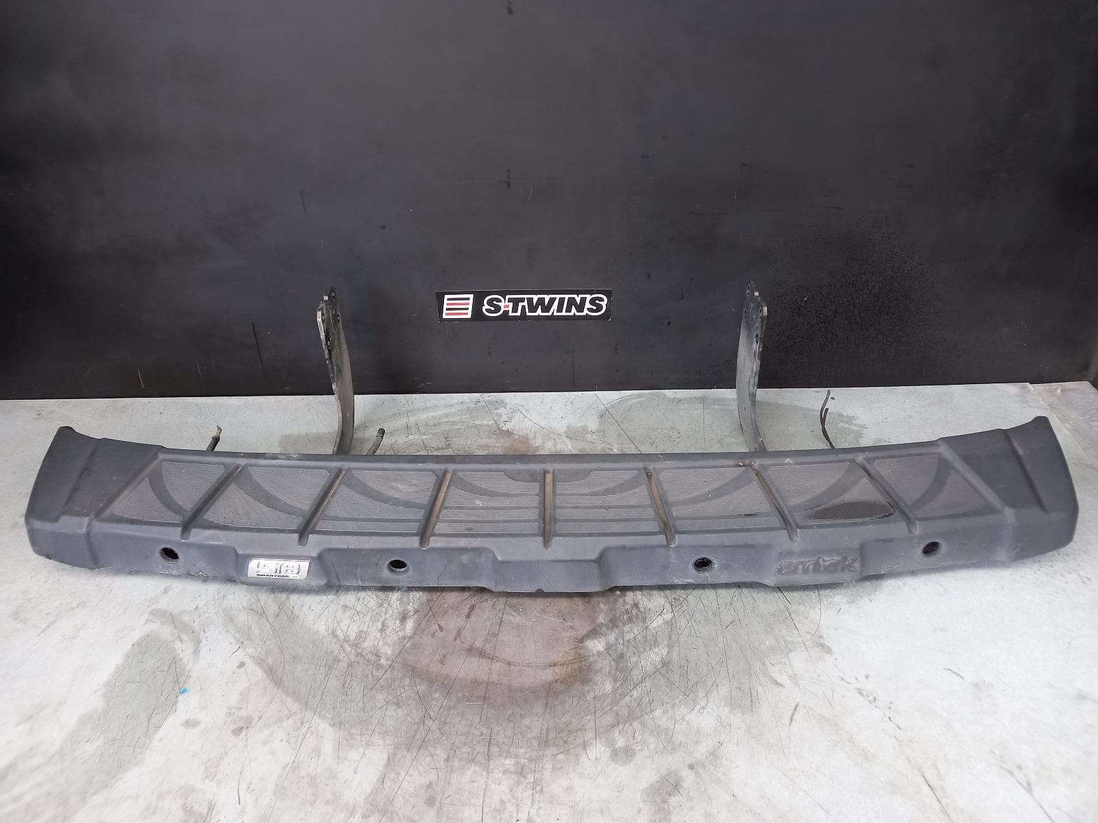 Used auto part listing image: 2021 MERCEDES SPRINTER REAR BUMPER BUMPER BAR, VS30, W/ PARK SENSOR TYPE, 05/18- 0000314030