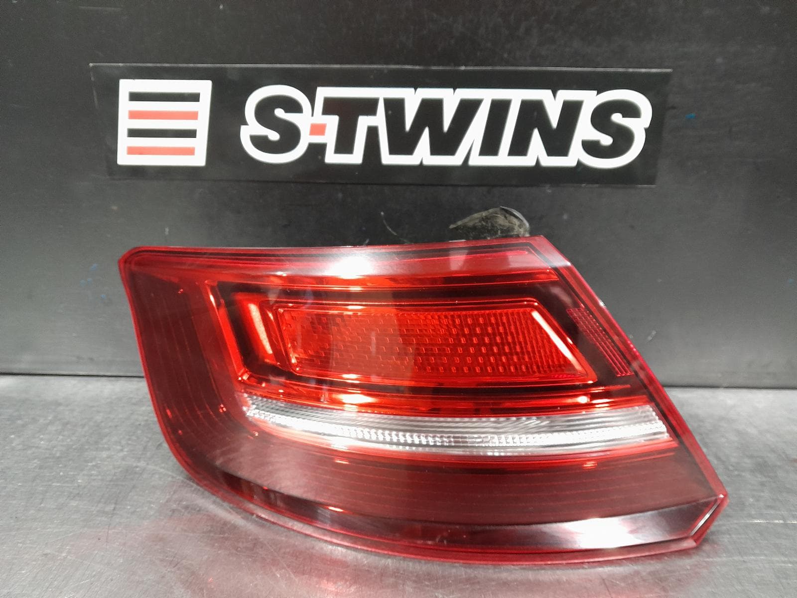 Used auto part listing image: 2020 AUDI A3 LEFT TAILLIGHT A3, 8V, HATCH/CABRIO, NON LED TYPE, 05/16-10/20 0000262301