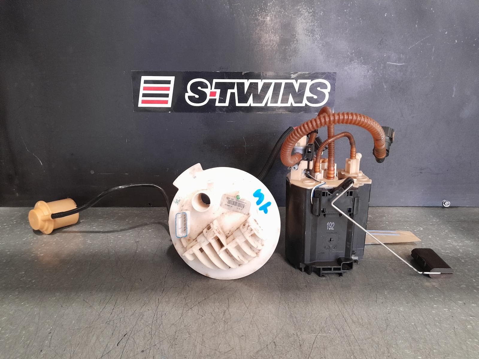 Used auto part listing image: 2013 LAND ROVER FREELANDER FUEL PUMP PETROL, 2.0, IN TANK (PUMP & SENDER), LF2, 10/12-12/14 0000340748