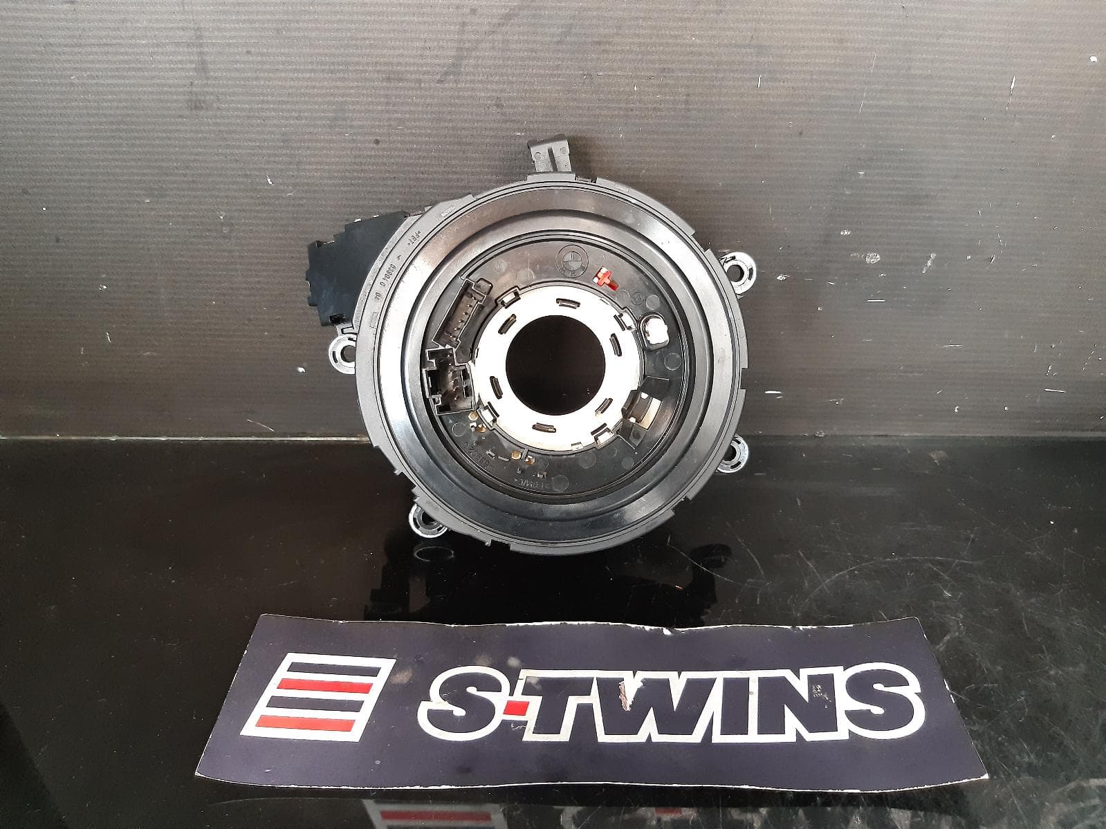 Used auto part listing image: 2010 BMW 3 SERIES CLOCKSPRING, E90/E92/E93, SEDAN/COUPE/CABRIO, NON STEERING WHEEL HEATER TYPE, 03/05-01/12 0000114298