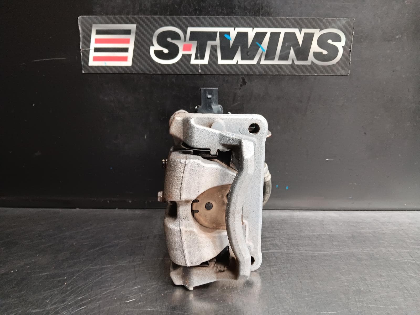 Used auto part listing image: 2020 HYUNDAI SANTA FE CALIPER RH REAR, TM, 03/18-09/20 0000251589