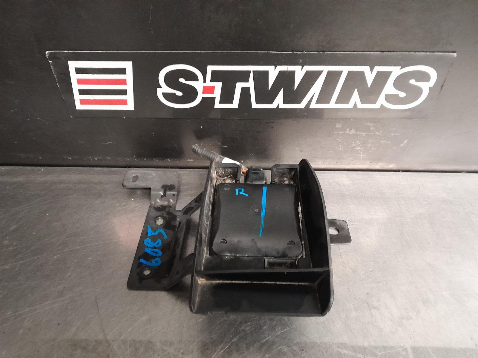 Used auto part listing image: 2021 HYUNDAI SANTA FE MISC SWITCH RELAY TM, 03/18-10/23 0000289077