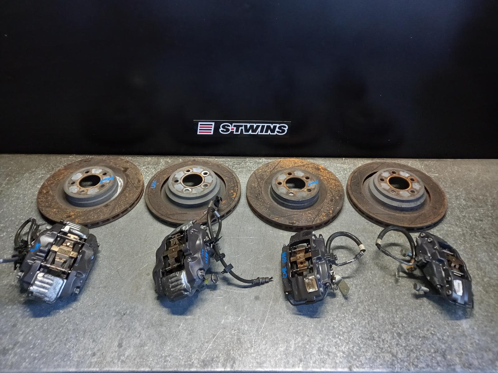 Used auto part listing image: 2018 CHRYSLER 300C CALIPER BREMBO CONVERSION KIT, LX2, 12/11-12/21 0000252918