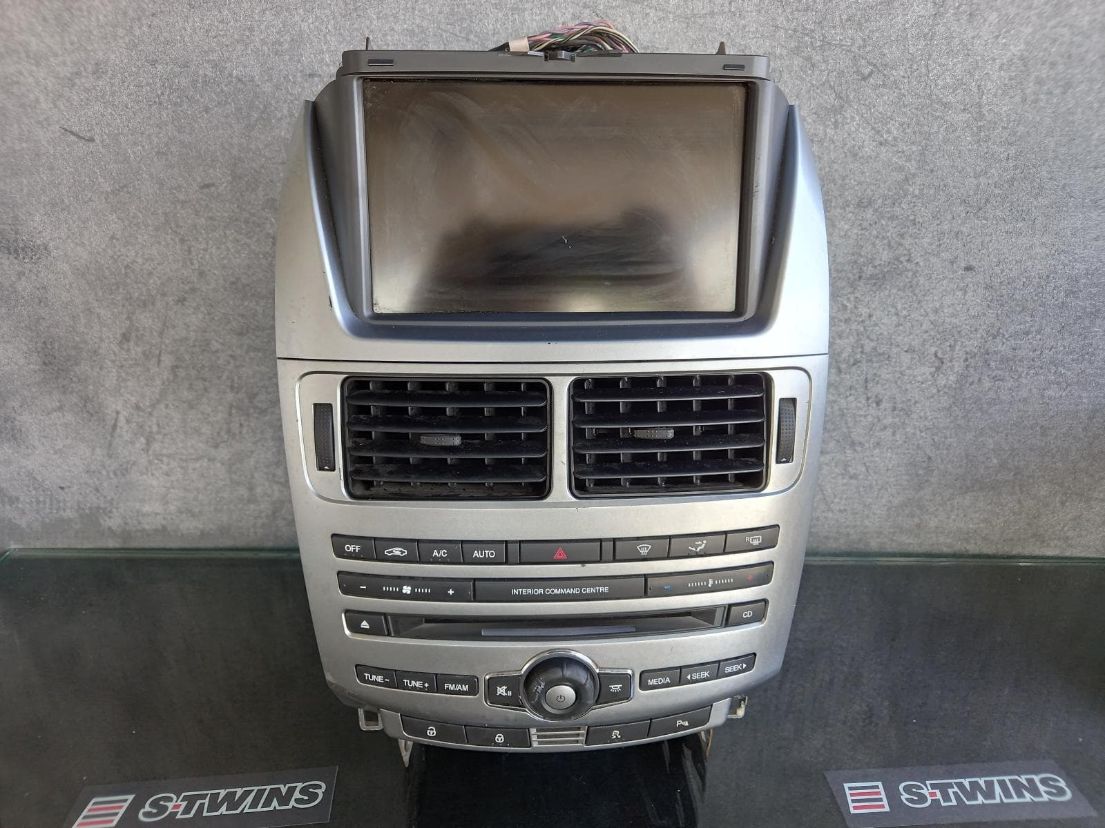 Used auto part listing image: 2014 FORD FALCON FGX, XR6, SILVER FACE, PRESTIGE, 10/14-12/16 0000139177