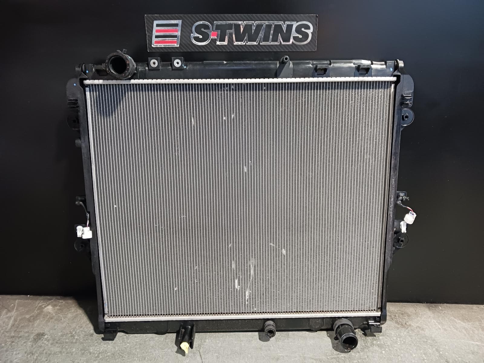 Used auto part listing image: 2020 TOYOTA HILUX RADIATOR MANUAL, 2.4/2.8, DIESEL, 09/15- 0000217053