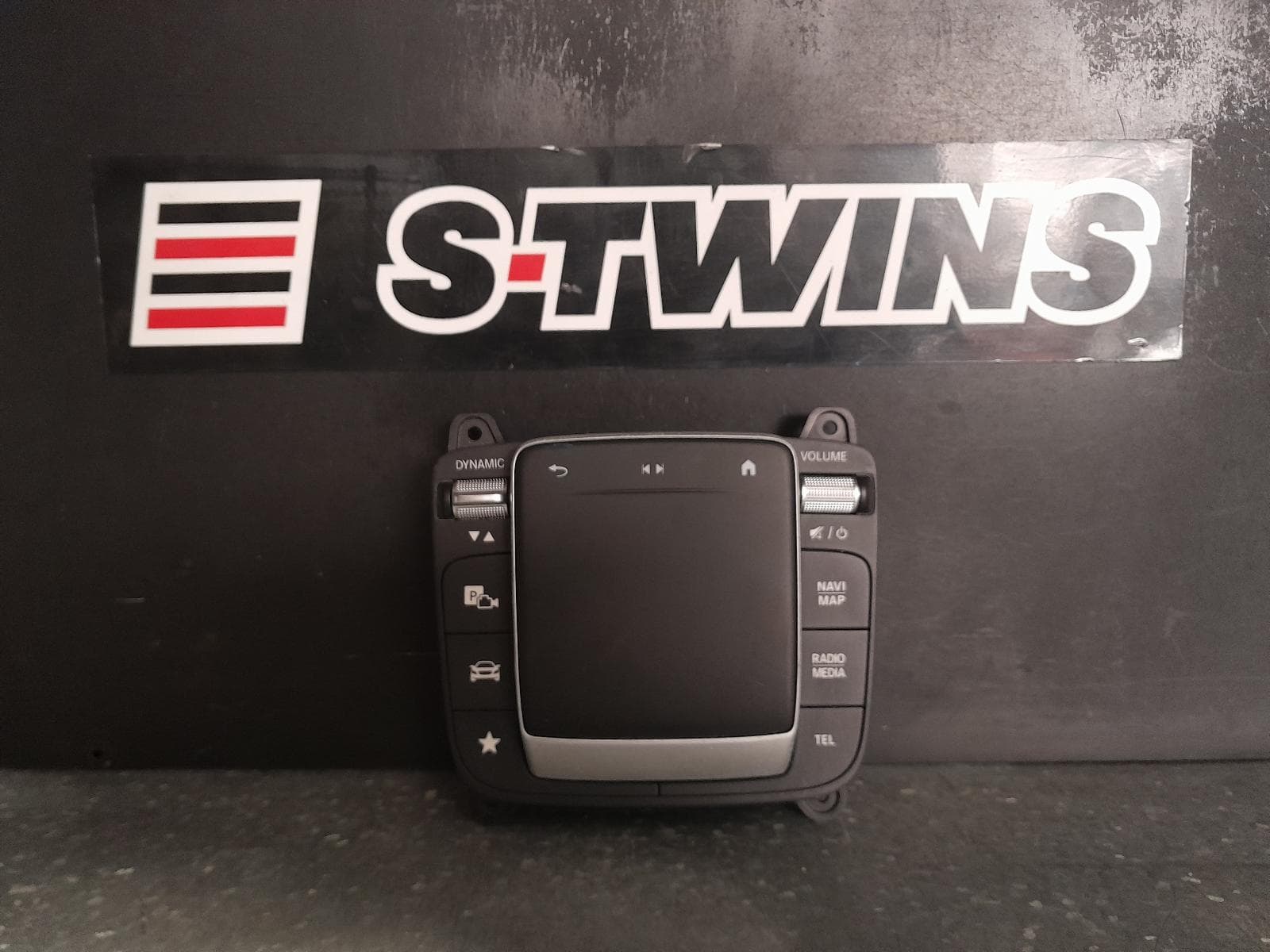 Used auto part listing image: 2022 MERCEDES GLE CLASS V167, MULTIMEDIA CONTROL SWITCH, 04/19- 0000290137