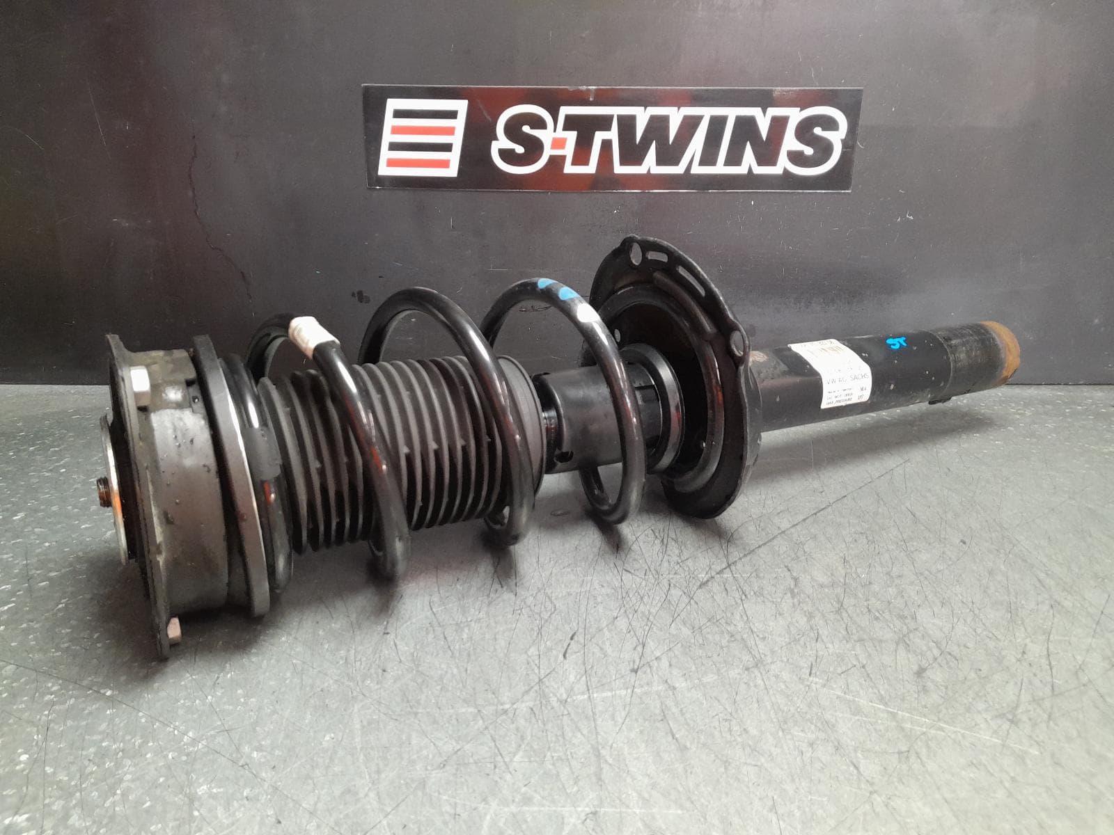 Used auto part listing image: 2014 AUDI A3 LEFT FRONT STRUT 8V, 1.6/2.0, DIESEL, SPORTS TYPE, 05/13-05/16 0000354865