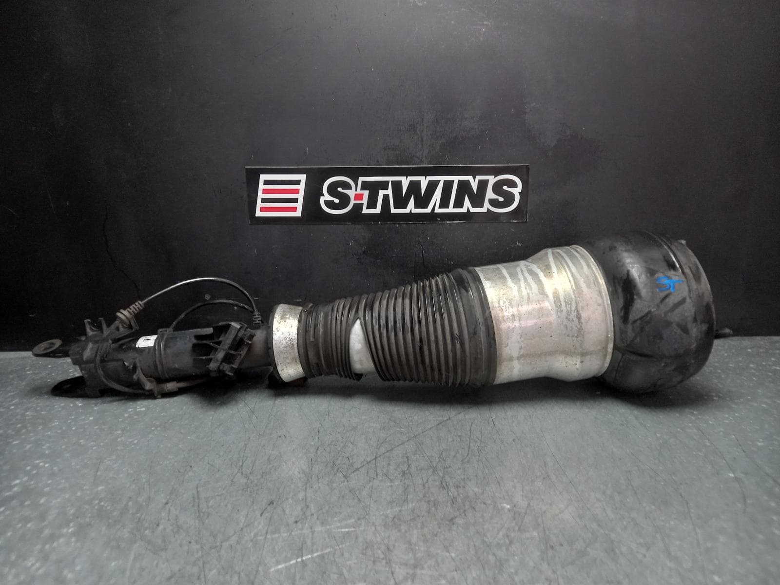Used auto part listing image: 2014 MERCEDES S CLASS LEFT FRONT STRUT W222/V222, AIRMATIC TYPE, 11/13-11/20 0000351447