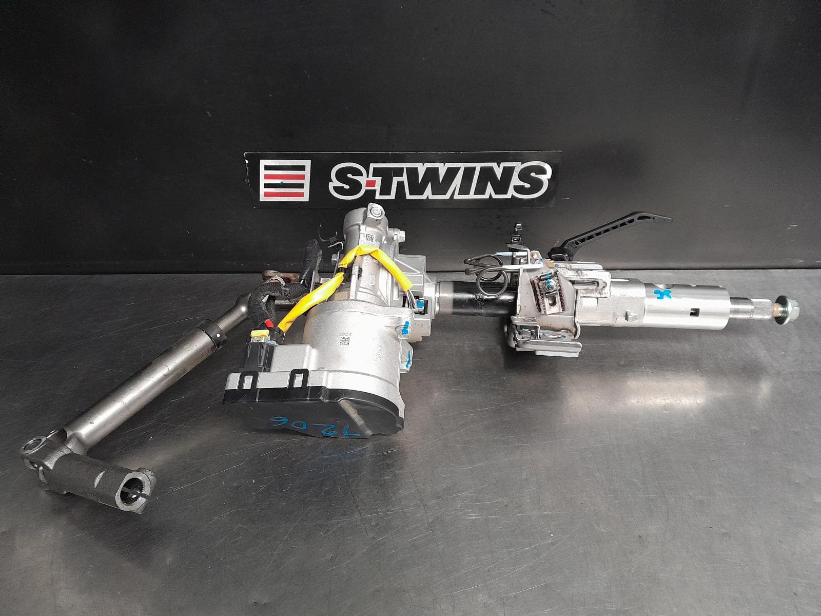 Used auto part listing image: 2022 HYUNDAI STARIA STEERING COLUMN US4, DIESEL, 2.2, 04/21- 0000291596