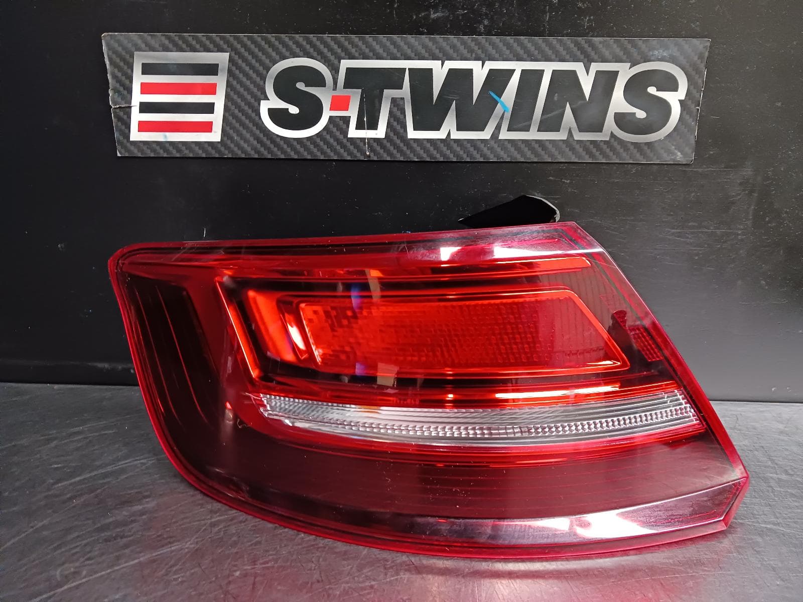 Used auto part listing image: 2016 AUDI A3 LEFT TAILLIGHT A3, 8V, HATCH, NON LED TYPE, 05/13-04/16 0000247011