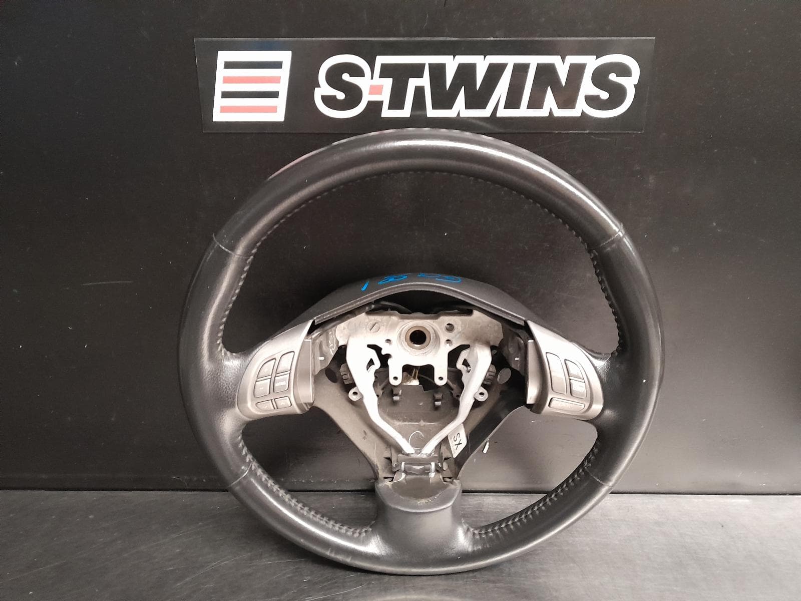 Used auto part listing image: 2009 SUBARU FORESTER STEERING WHEEL LEATHER, NON PADDLE SHIFT TYPE, NON BLUETOOTH TYPE, 02/08-12/12 0000255901