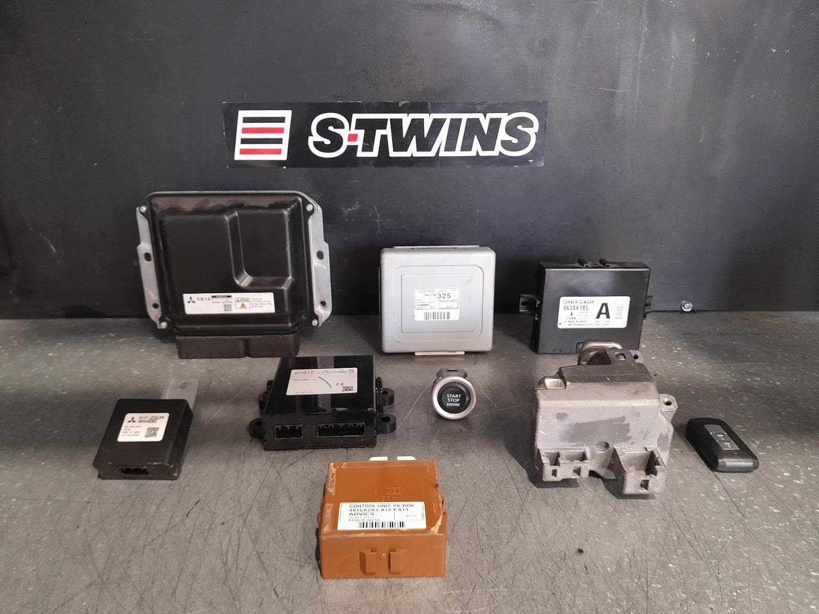 Used auto part listing image: 2017 MITSUBISHI PAJERO ENGINE ECU, 2.4, 4N15, DIESEL, SEC SET (ECU/IMM/READER/KEY), QE-QF, PAJERO SPORT, 10/15- 0000342986