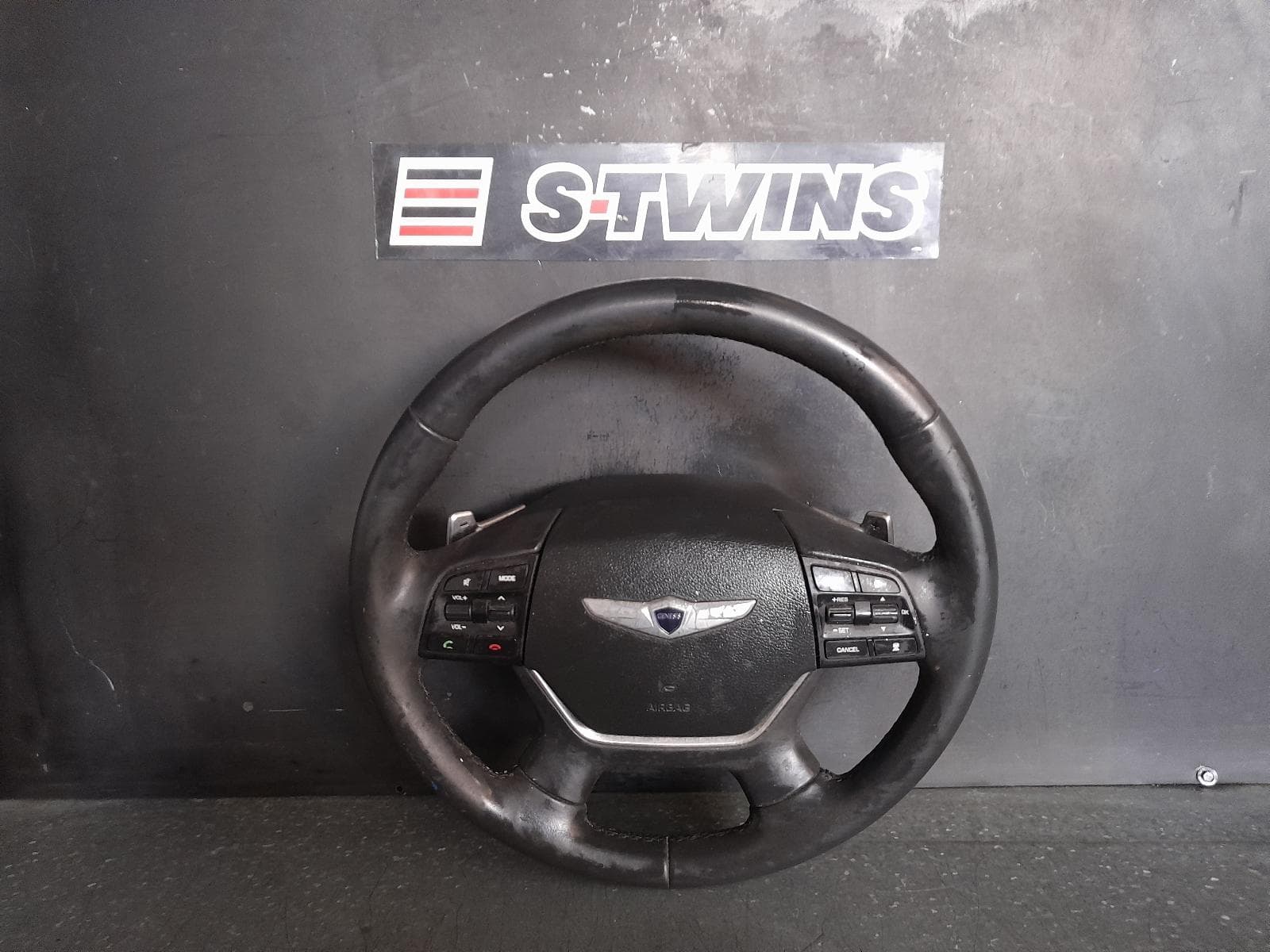 Used auto part listing image: 2016 HYUNDAI GENESIS STEERING WHEEL DH, 11/14-01/18 0000339948