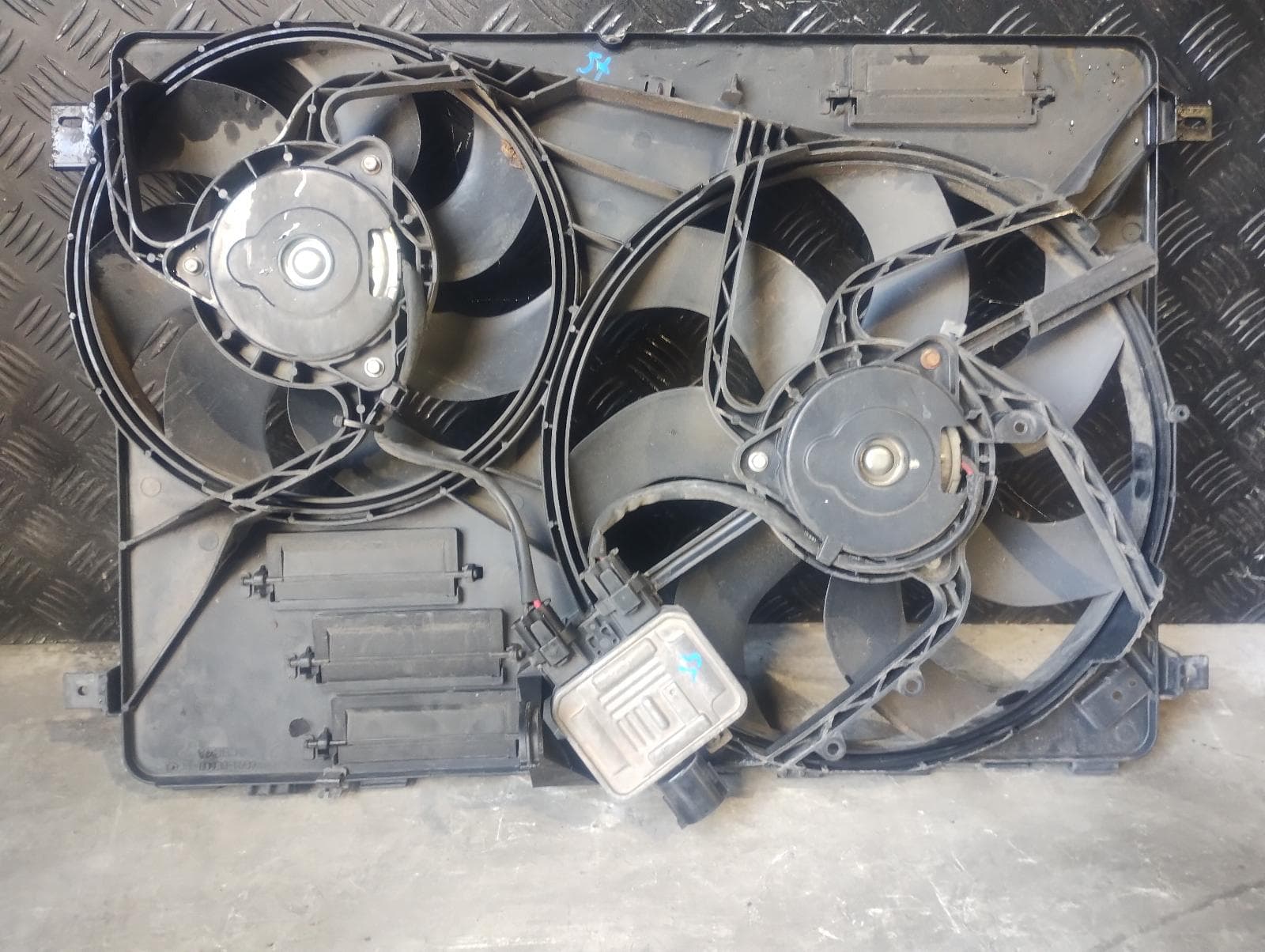Used auto part listing image: 2009 LAND ROVER FREELANDER FAN RADIATOR FAN, 3.2, PETROL, LF2, 06/07-11/12 0000254358