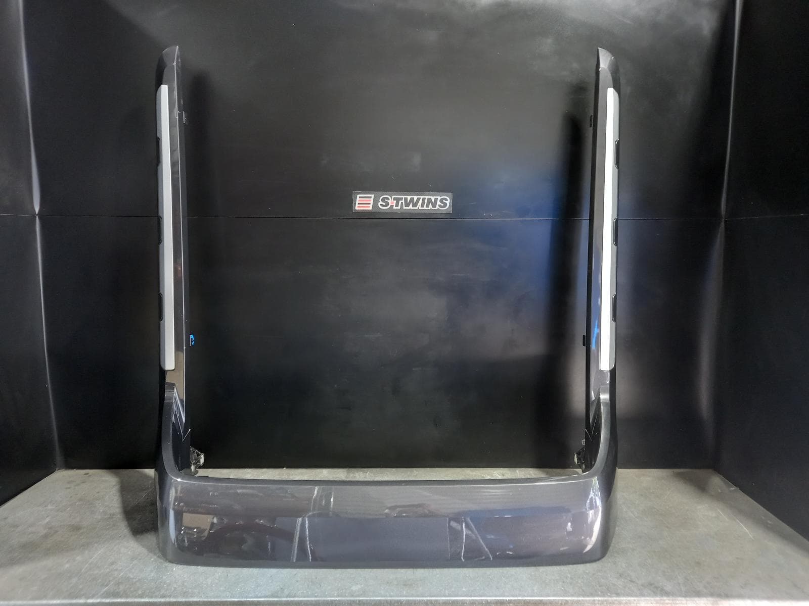 Used auto part listing image: 2021 FORD RANGER TONNEAU COVER MOUNTAIN TOP ROLL DECK, DUAL CAB, PX, WILDTRAK, 06/11-04/22 0000231789