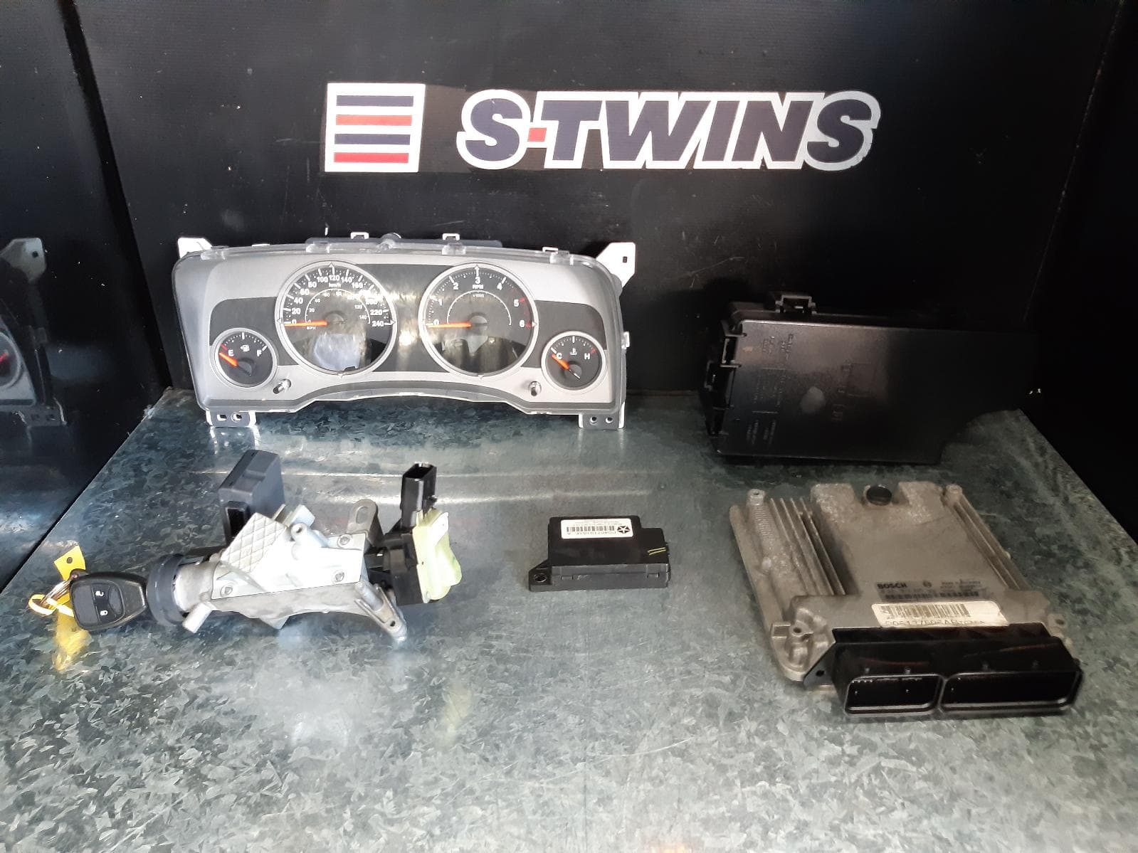 Used auto part listing image: 2007 JEEP PATRIOT ENGINE ECU, 2.0, DIESEL, MANUAL T/M, MK, SEC SET (ECU, IMM, READER, KEY), 08/07-09/09 0000146905