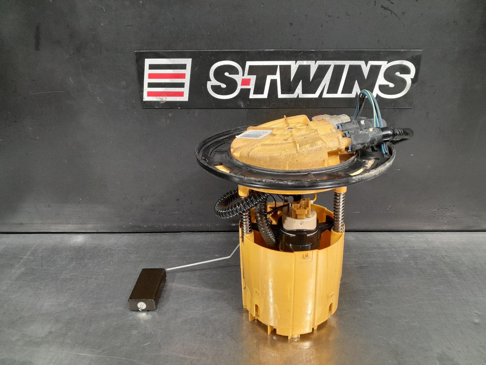 Used auto part listing image: 2010 JEEP WRANGLER FUEL PUMP DIESEL, 2.8, TURBO, JK, 03/07-07/18 0000299010