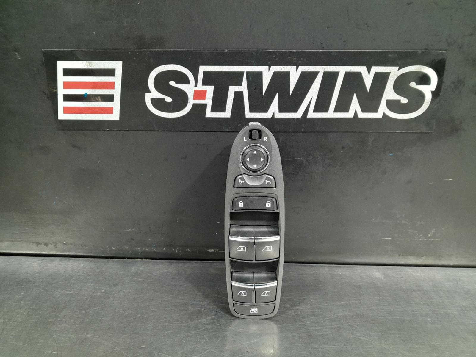 Used auto part listing image: 2015 INFINITI Q50 PWR DR WIND SWITCH V37, 02/14-12/19 0000294577