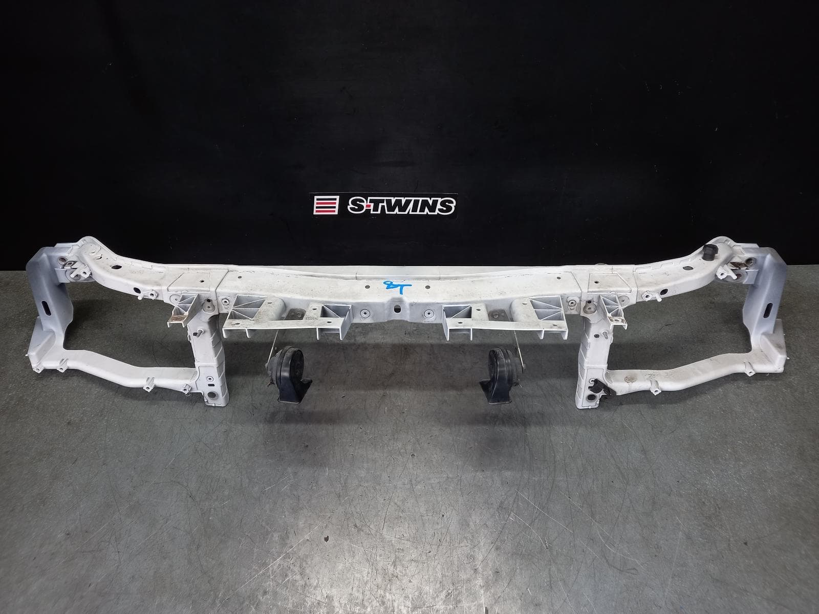 Used auto part listing image: 2014 CHRYSLER 300C RADIATOR SUPPORT LX2, 12/11-12/21 0000350984