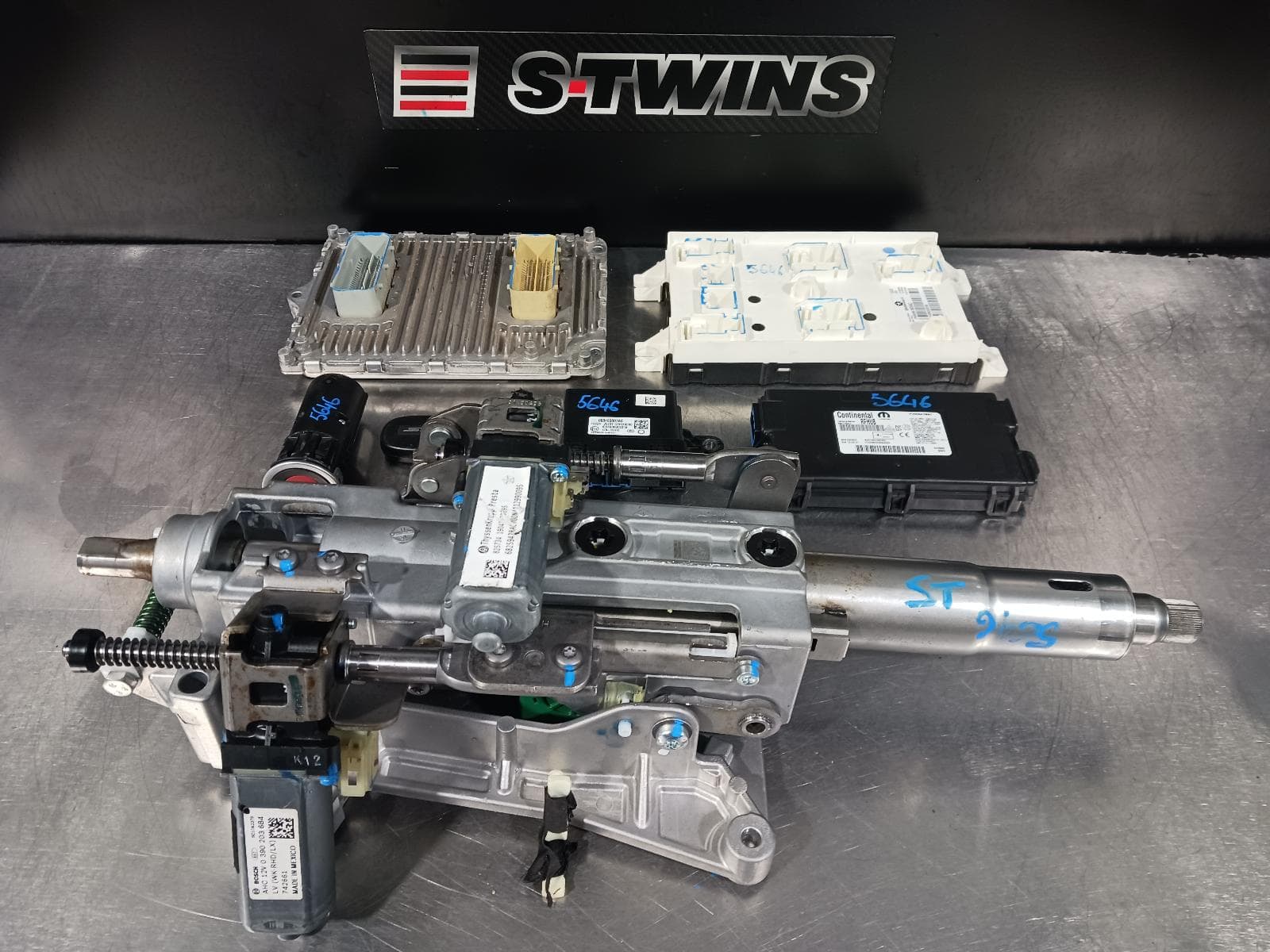 Used auto part listing image: 2020 CHRYSLER 300C ENGINE ECU, 6.4, PETROL, SEC SET (ECU/IMM/READER/KEY), LX, 05/12-12/21 0000220494