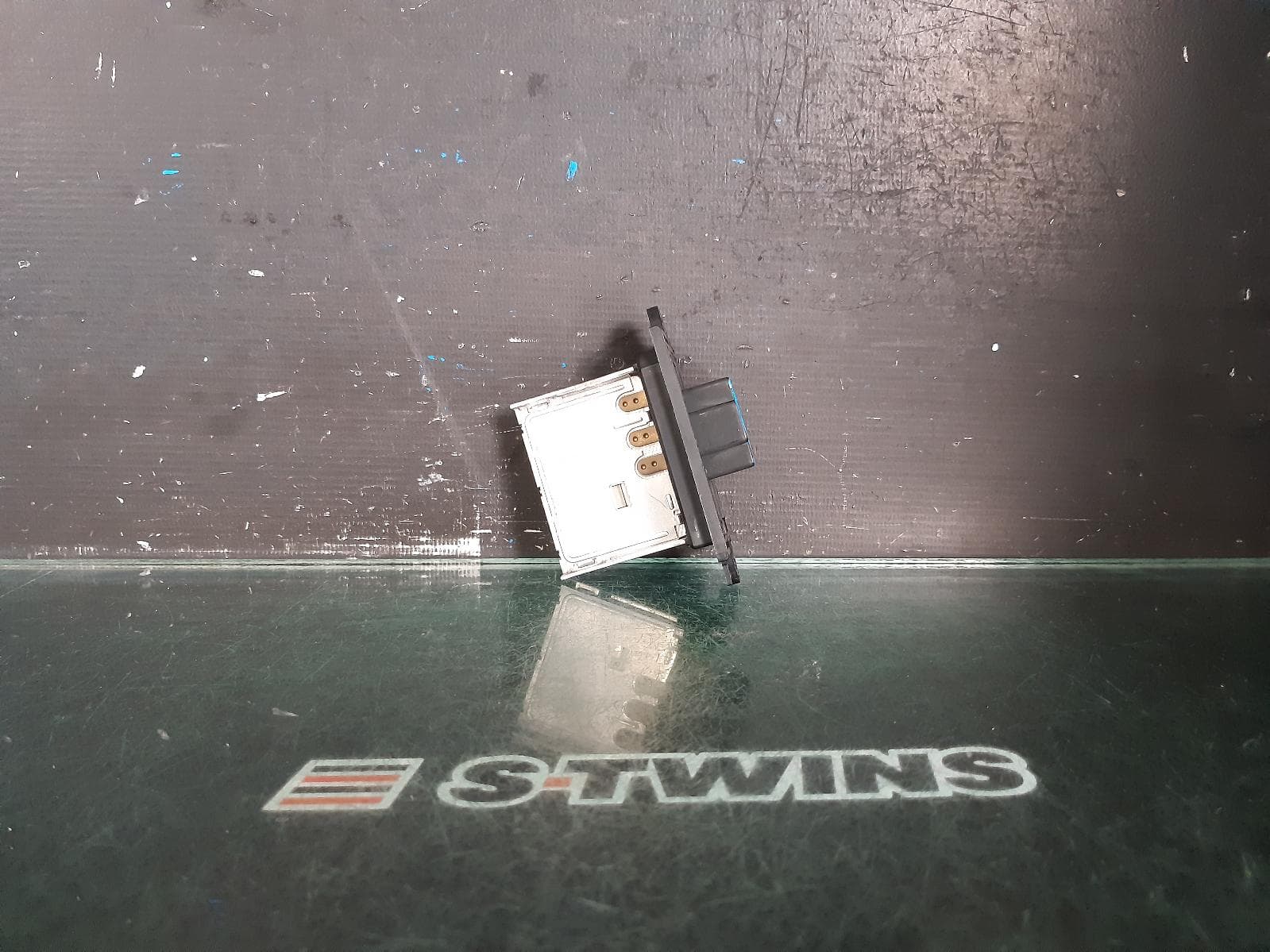 Used auto part listing image: 2007 DODGE NITRO FAN SPEED RESISTOR KA, 06/07-12/11 0000295008