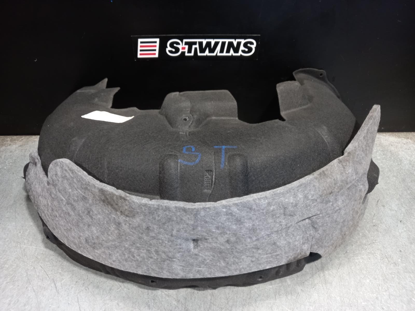 Used auto part listing image: 2019 MERCEDES GLC CLASS LEFT GUARD LINER X253/C253, 09/15-03/23 0000302391