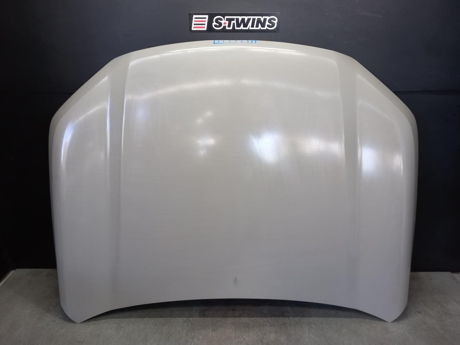 Used auto part listing image: NEW 2021 LDV T60 BONNET SK8C, STRUT TYPE, 07/17-10/21 0000297446