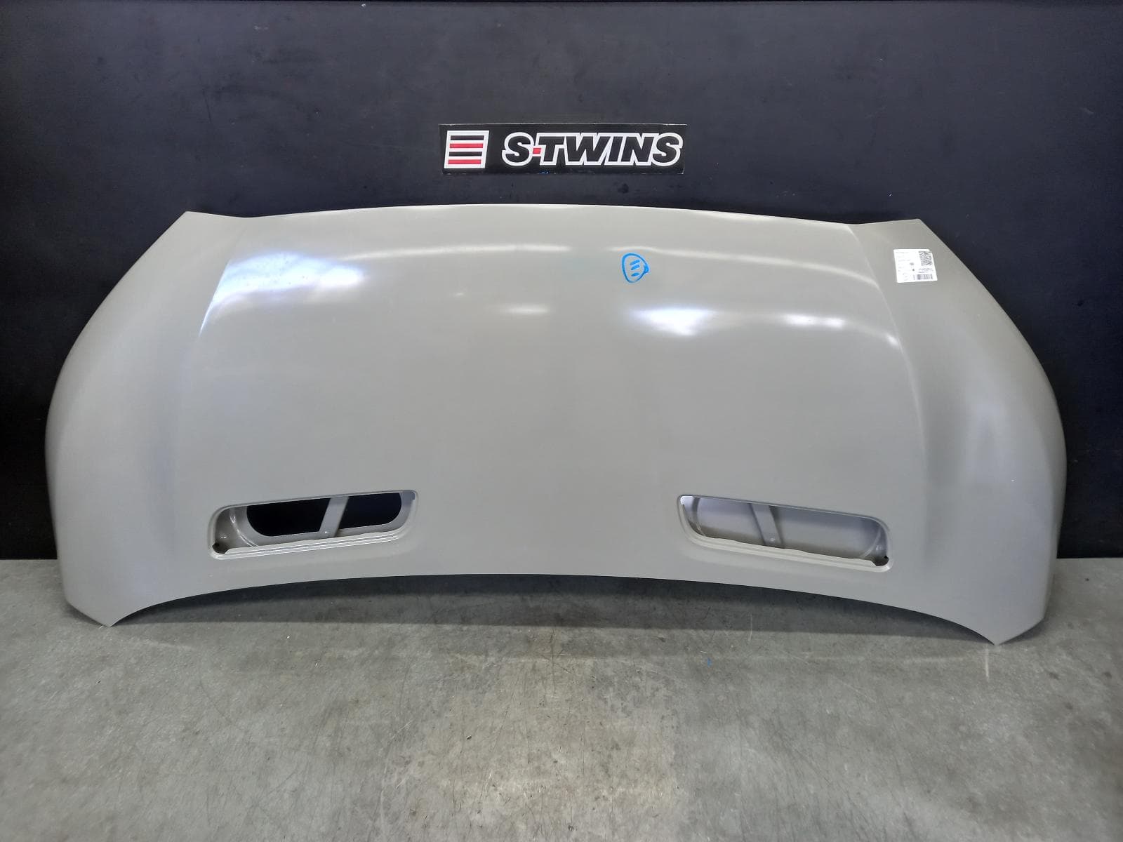 Used auto part listing image: NEW 2022 LDV DELIVER 9 BONNET 07/20- 0000297505