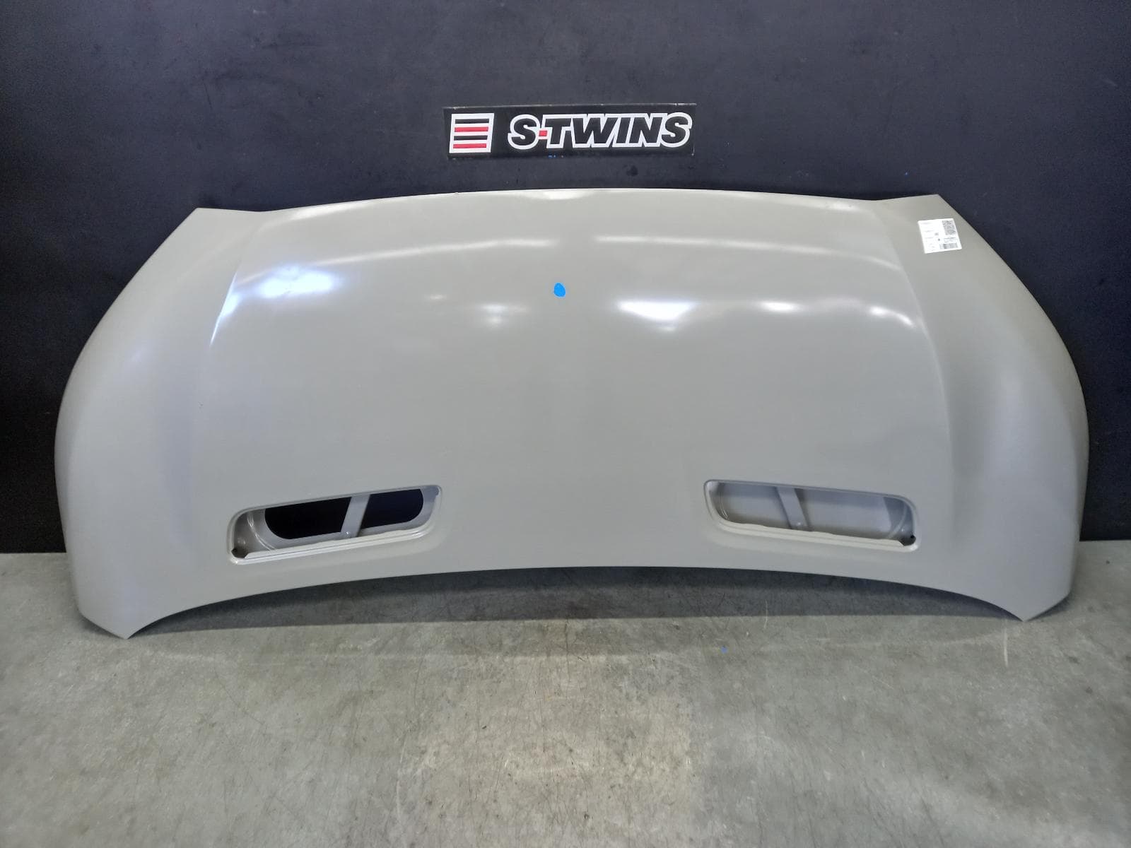 Used auto part listing image: NEW 2022 LDV DELIVER 9 BONNET 07/20- 0000297506