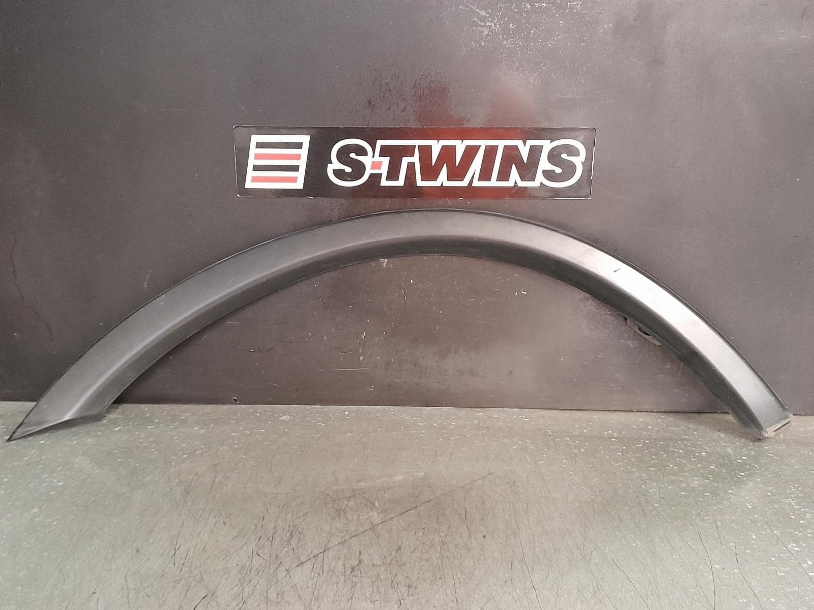 Used auto part listing image: 2016 MITSUBISHI OUTLANDER WHEEL ARCH FLARE RH REAR (IN BODY), ZJ-ZL, 10/12-07/21 0000358912