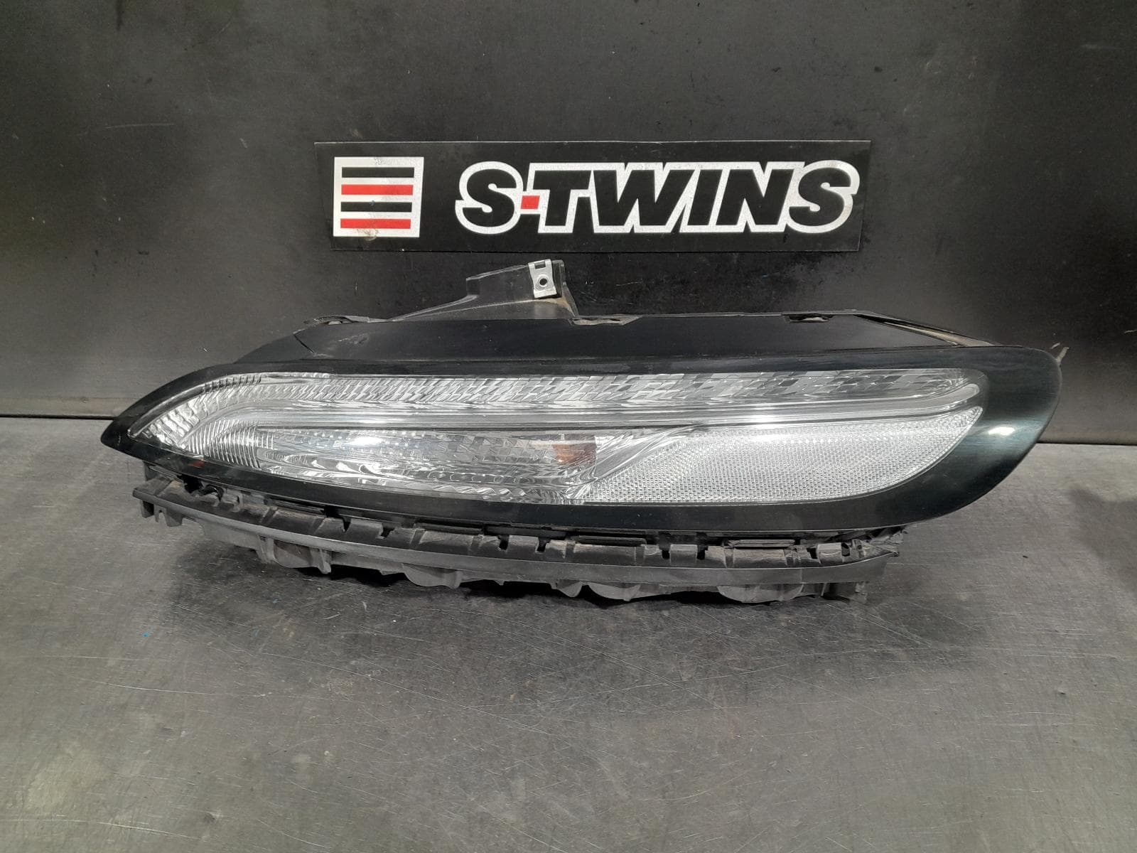Used auto part listing image: 2014 JEEP CHEROKEE KL, DAYTIME RUNNING LAMP, 02/14-03/18 0000297211