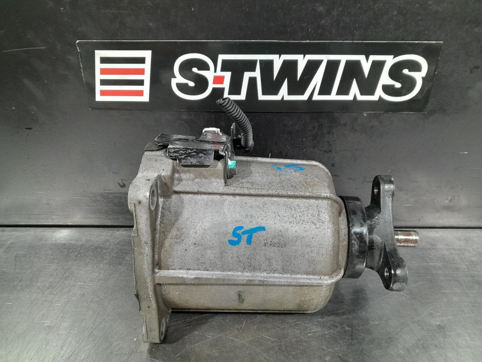 Used auto part listing image: 2010 HYUNDAI IX35 DIFFERENTIAL CENTRE ELECTRIC DIFF COUPLING, MAGNETIC TYPE, LM SERIES, 11/09-09/13 0000223668