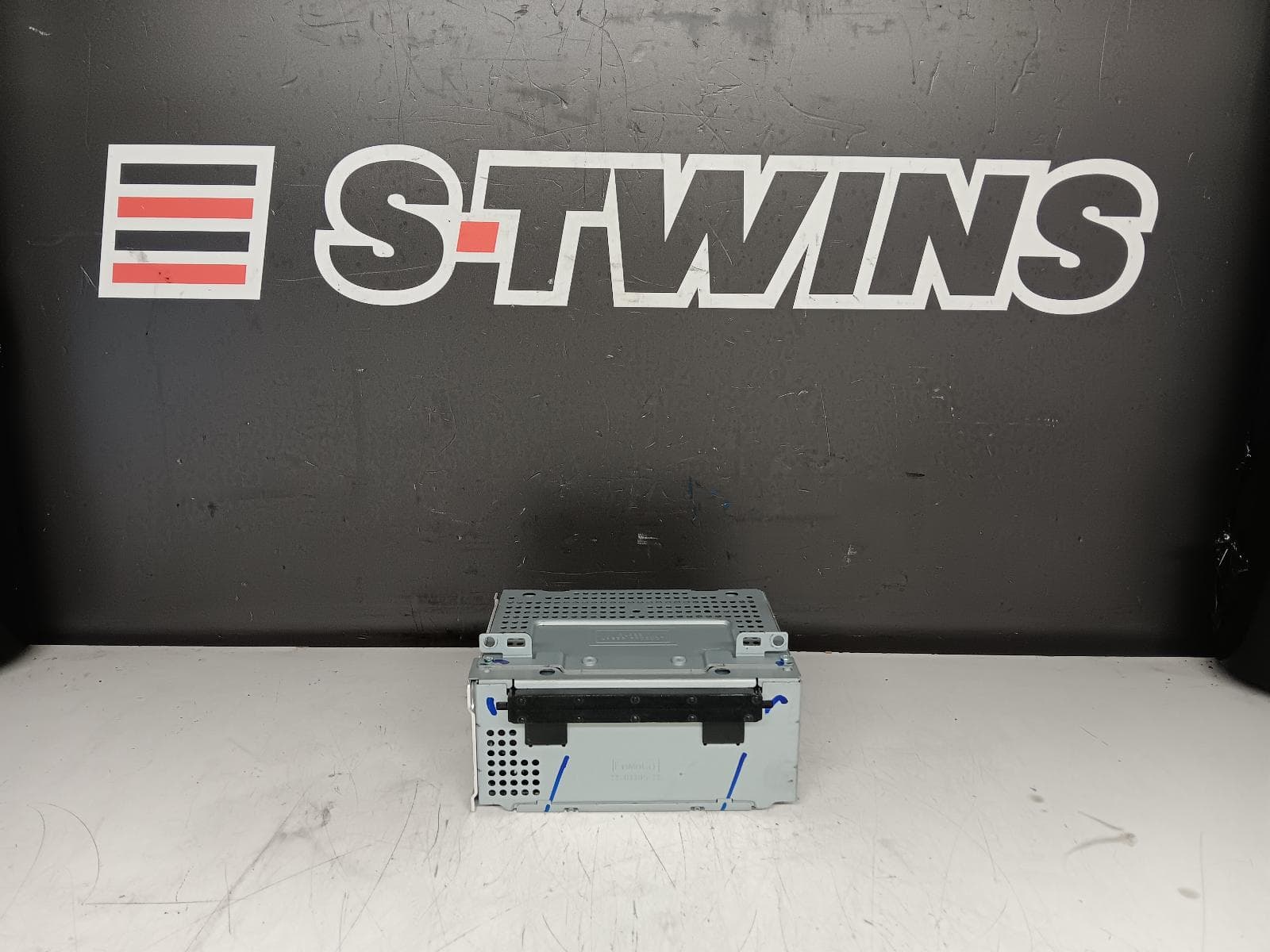 Used auto part listing image: 2017 FORD FOCUS HEAD UNIT (FORD AUDIO SYSTEM), LZ, 07/15-11/18 0000295370
