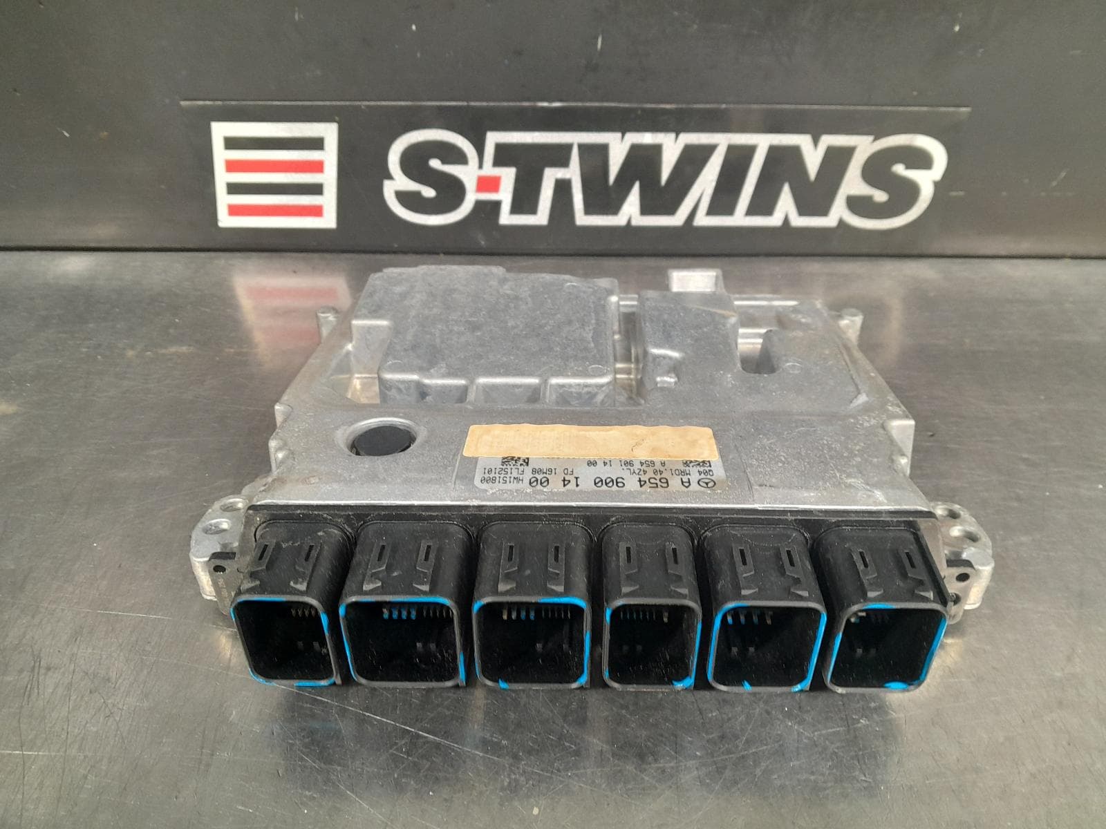 Used auto part listing image: 2017 MERCEDES E CLASS ENGINE ECU, 2.0, DIESEL, 654.920 CODE, ECU ONLY, W213/S213/C238, 05/16-01/20 0000300085