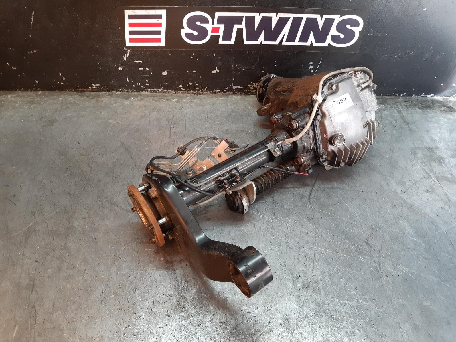 Used auto part listing image: 2011 MITSUBISHI CHALLENGER DIFFERENTIAL CENTRE FRONT, W/ ACTUATOR TYPE, KH/PB-PC, 3.917 RATIO, 11/09-12/15 0000123063