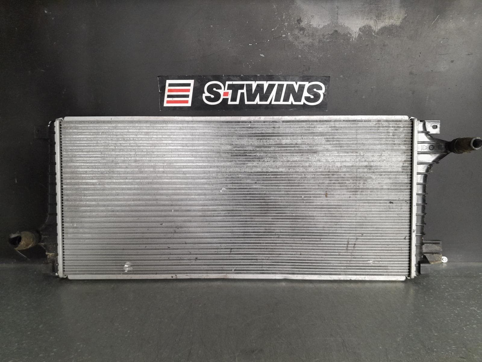 Used auto part listing image: 2023 LDV DELIVER 9 RADIATOR INTERCOOLER RADIATOR (WATER TO AIR SYSTEM), FRONT MOUNT, AUTO, DIESEL, 2.0, TURBO, 07/20- 0000324793