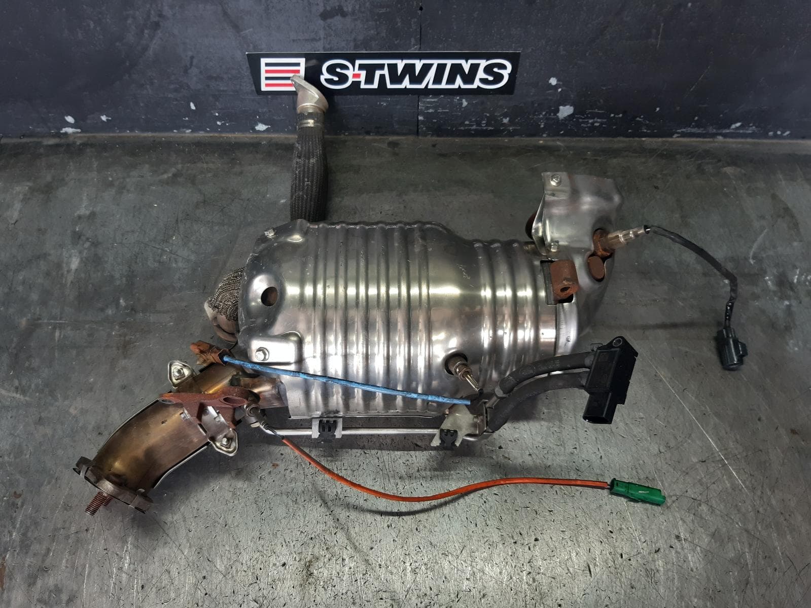 Used auto part listing image: 2017 JAGUAR F PACE PARTICULATE FILTER DPF X761, DIESEL, 2.0, TURBO, 02/16-10/20 0000352385