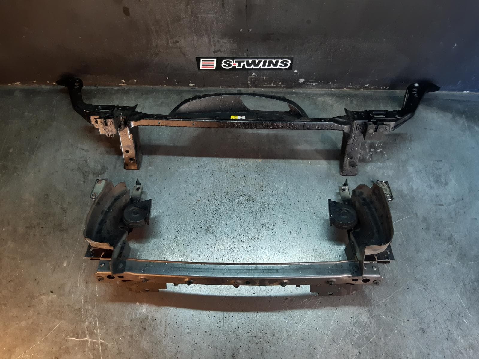 Used auto part listing image: 2017 JAGUAR F PACE RADIATOR SUPPORT X761, 02/16- 0000352290
